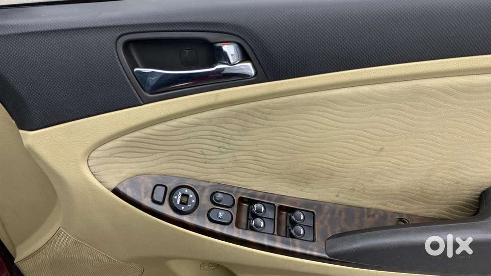 Hyundai Verna Fluidic 1.6 Vtvt Sx, 2013, Petrol