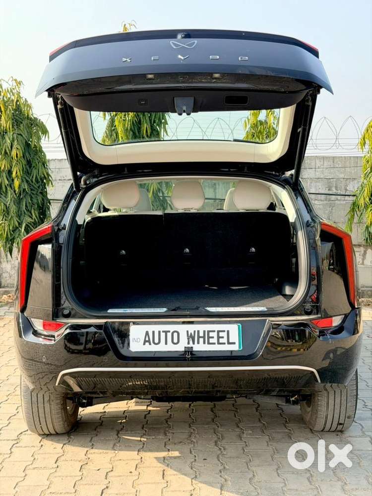 Mahindra Xev 9e 2025 Electric 9900 Km Driven