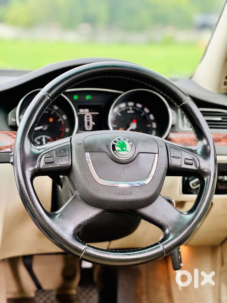 Skoda Superb 2013-2015 Elegance 1.8 Tsi Mt, 2011, Petrol