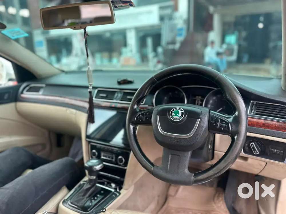 Skoda Superb Elegance 2010 Automatic Year