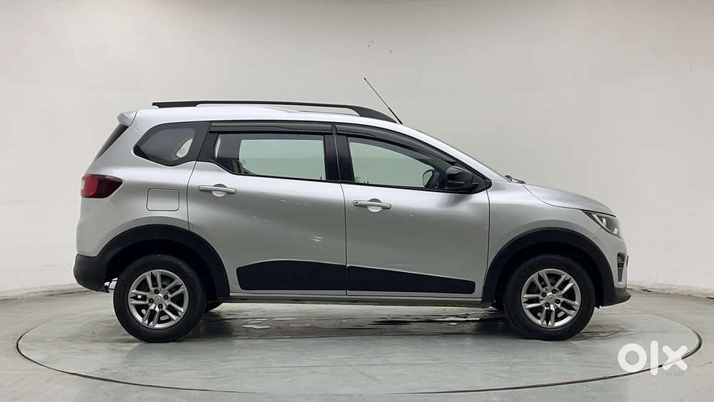 Renault Triber Rxt, 2022, Petrol