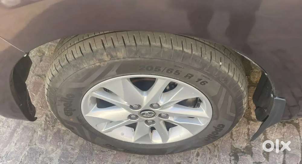 Toyota Innova Crysta 2017 Second-owner Diesel Mt