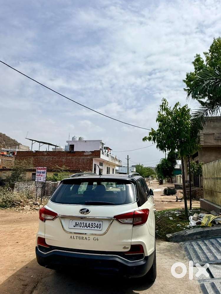 Mahindra Alturas G4 2020 Diesel Well Maintained