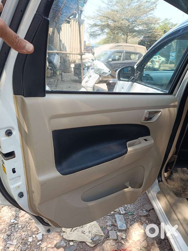 Maruti Suzuki Ertiga 2012-2015 Lxi Cng, 2014, Cng & Hybrids