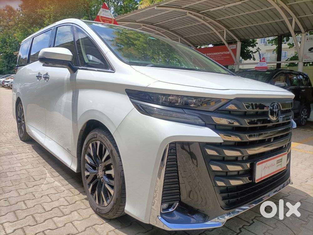 Toyota Vellfire Vip – Executive Lounge, 2024, Petrol