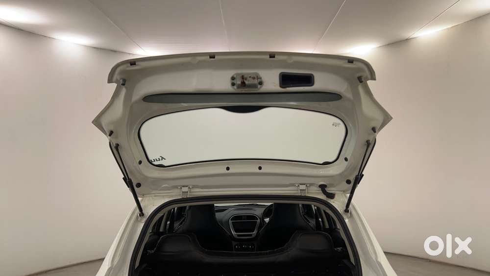 Tata Tiago 1.2 Revotron Xm, 2017, Petrol