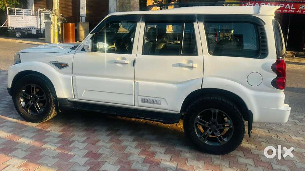 Mahindra Scorpio 2016 Diesel 100000 Km Driven