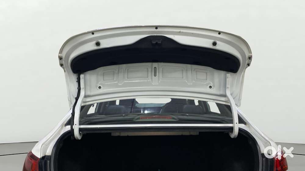 Hyundai Verna 1.6 Sx (o) Vtvt, 2019, Petrol