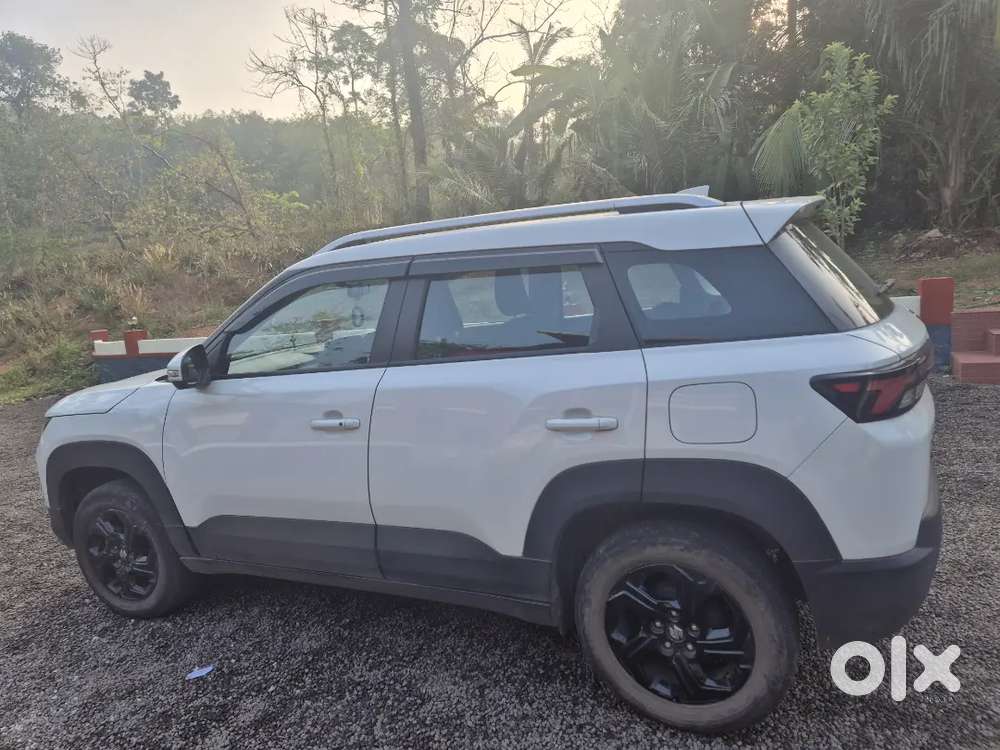 Maruti Breeza Zxi Smart Hybrid Automatic 2023 September
