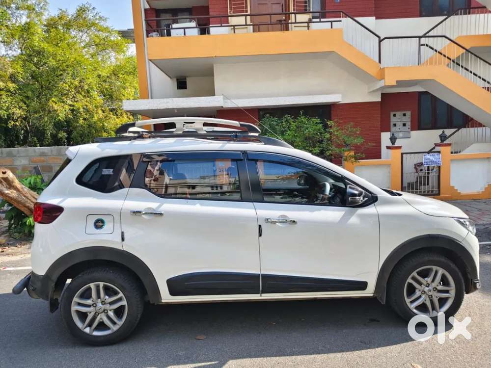 Renault Triber RXZ EASY-R AMT, 2022, Petrol