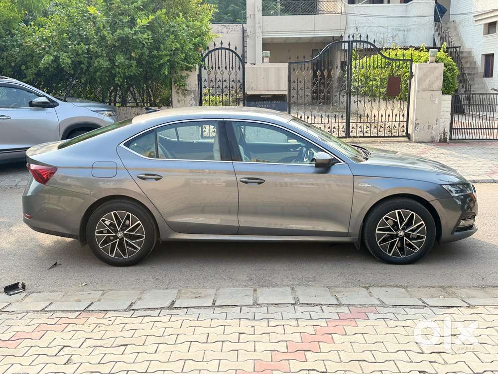 Skoda Octavia 2.0 L K Tsi At, 2023, Petrol