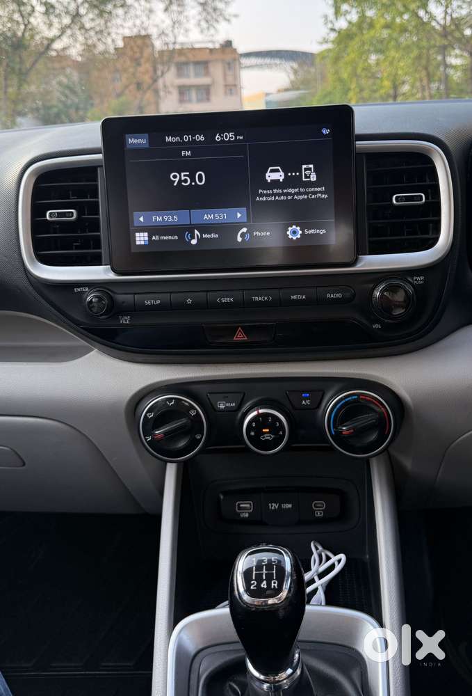 Hyundai Venue S 1.2 Petrol, 2022, Petrol