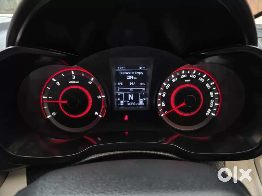 Mahindra Xuv300 W8 (o) 1.5 Diesel Amt, 2022, Diesel