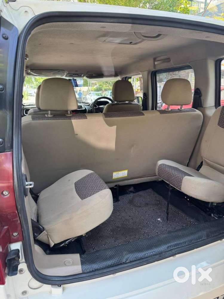 Mahindra Tuv 300 T10 Amt (automatic), 2018, Diesel