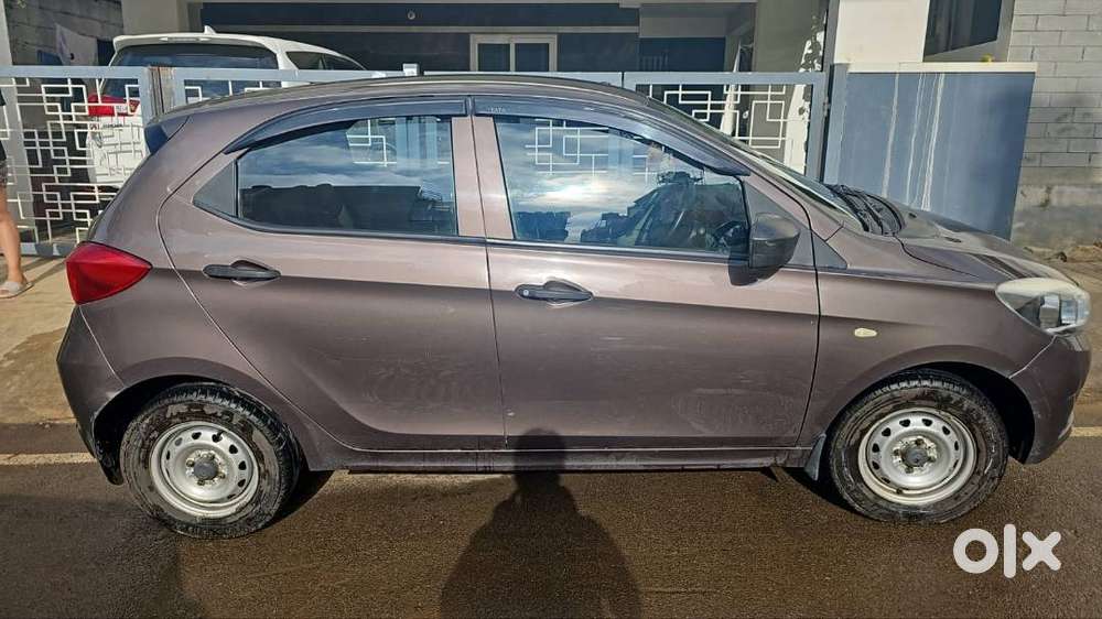 Tata Tiago Xe Petrol 2018