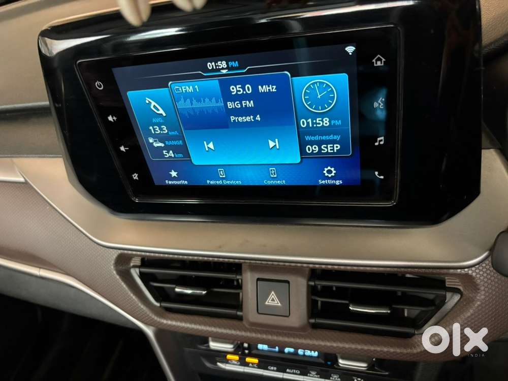 Maruti Suzuki Brezza Zxi Smart Hybrid With Sunroof Only 11000 Km
