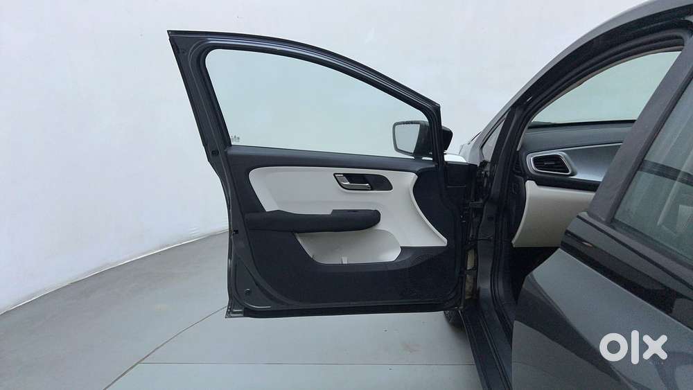 Tata Altroz 1.2 Xza Plus, 2023, Petrol