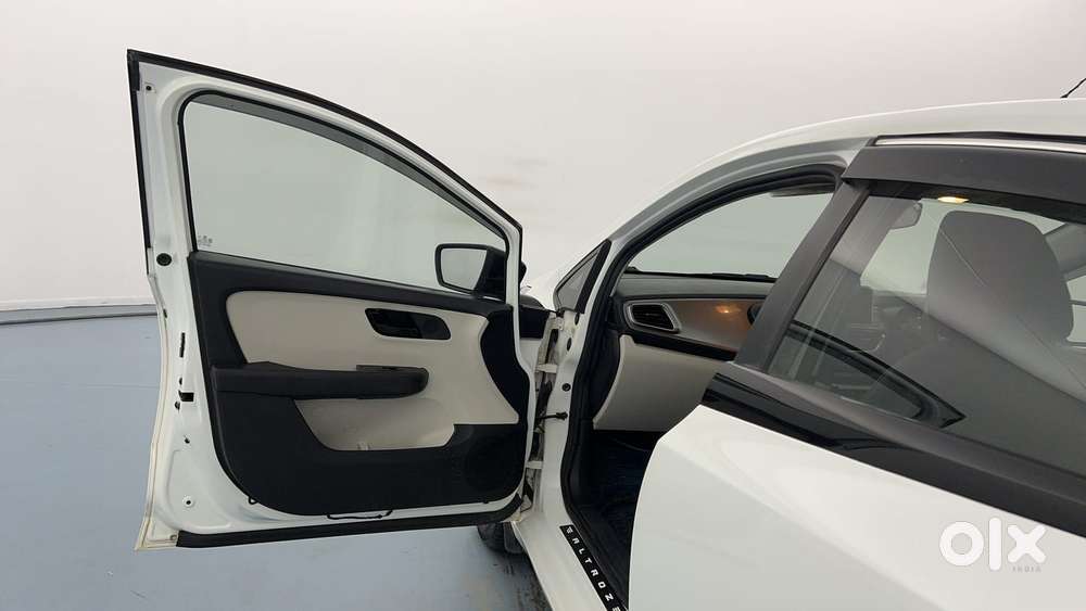 Tata Altroz 1.2 Xt, 2021, Petrol