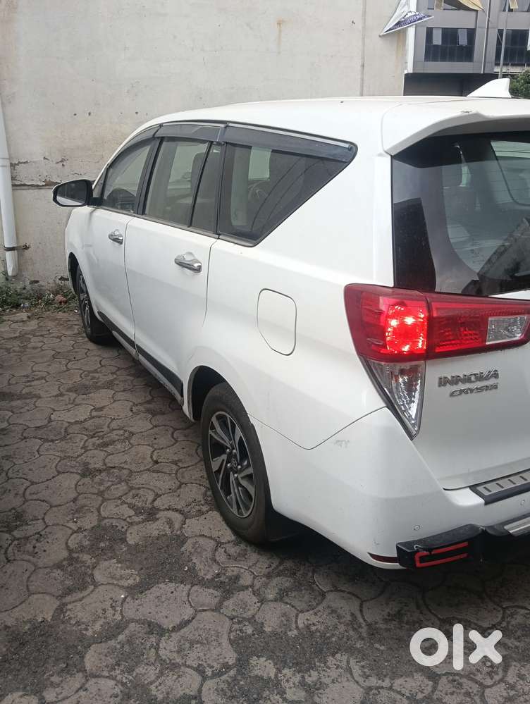 Toyota Innova Crysta 2.4 G Plus Mt 8 Str, 2024, Diesel
