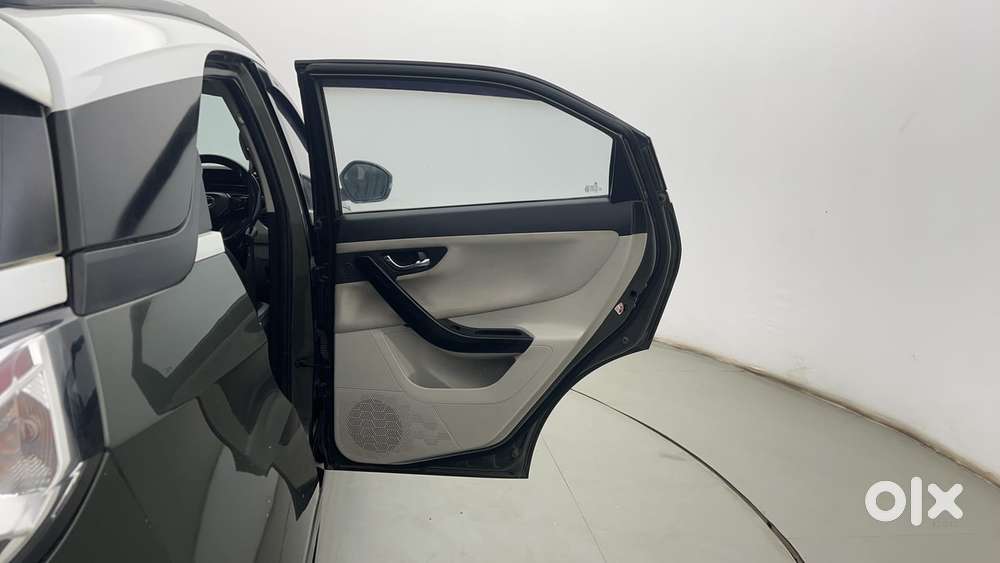 Tata Nexon 1.2 Revotron Xz Plus Dual Tone, 2021, Petrol