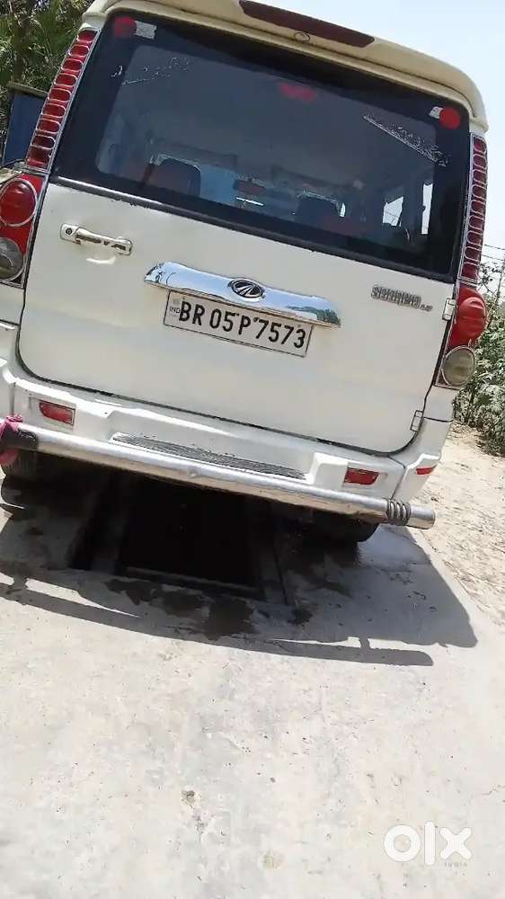 Mujche Gari Bechna Hai