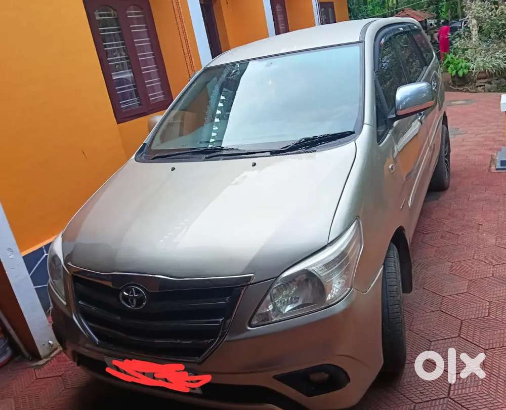 Toyota Innova 2.5 V 7 2011