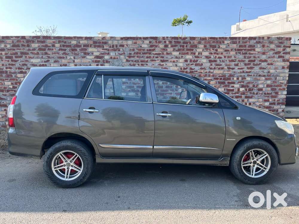 Toyota Innova Diesel Manual 2012 Km Driven