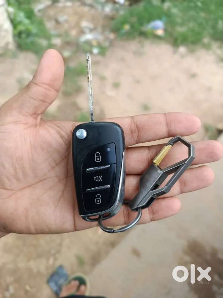 Single Hand Driven, All New Tyre, Top Class Ac, Centre Lock