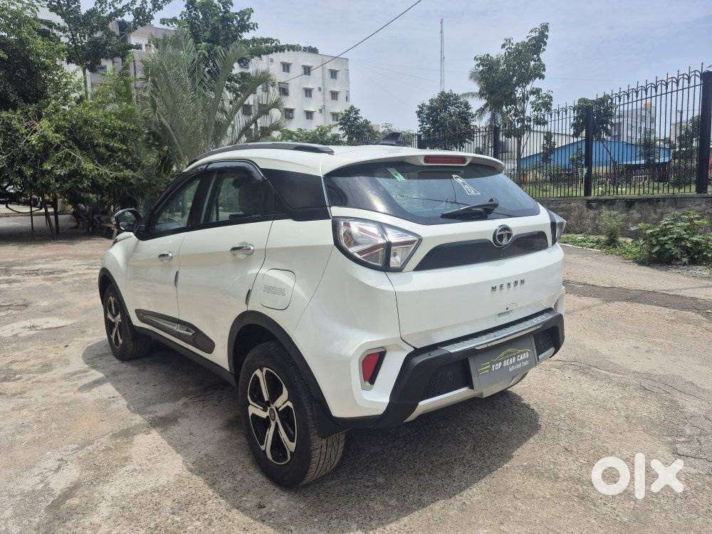 Tata Nexon 1.2 Revotron Xza Plus (l), 2023, Petrol