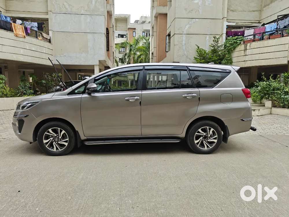 Toyota Innova Crysta 2.4 V 8 2021(doctor Owned)