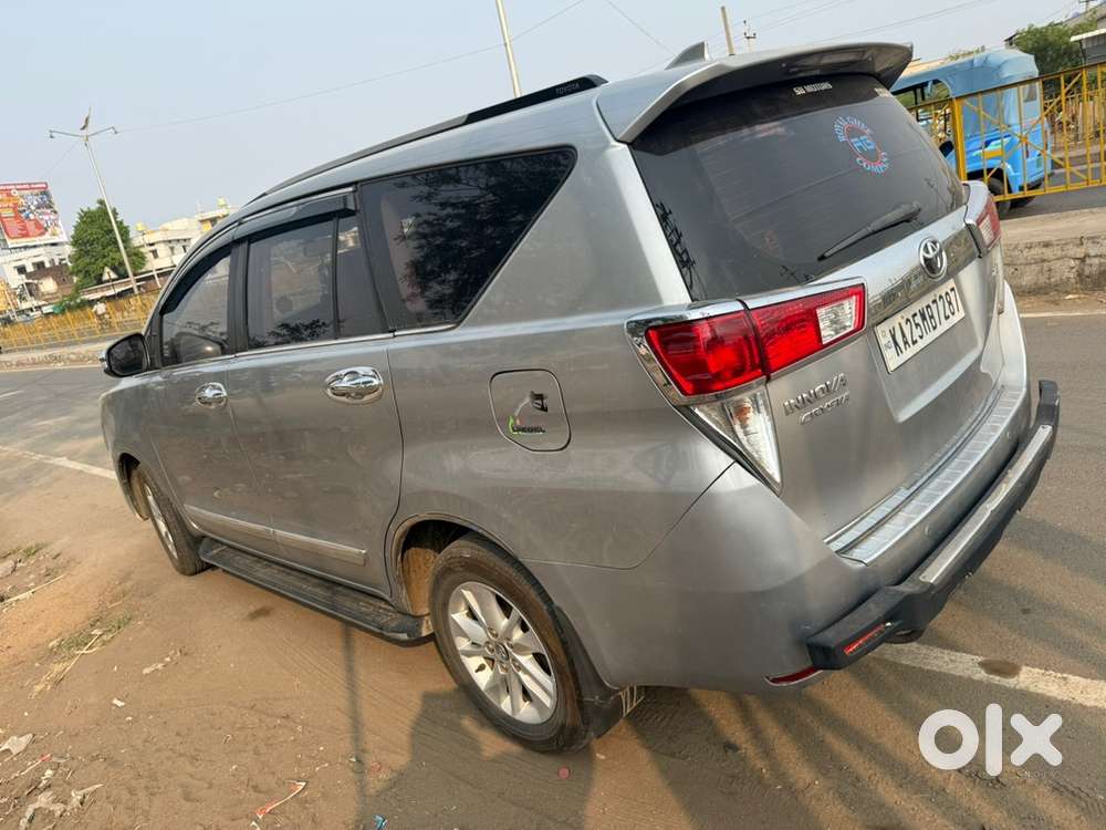 Toyota Innova Crysta 2016 Diesel Well Maintained