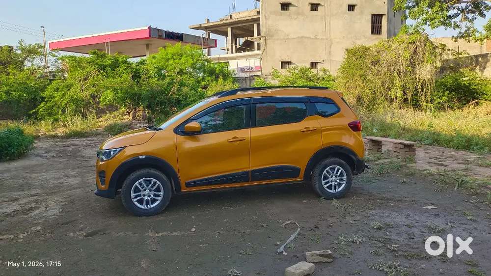 Renault Triber Rxt (2021) Condition Just Like New 1st Party Insurance