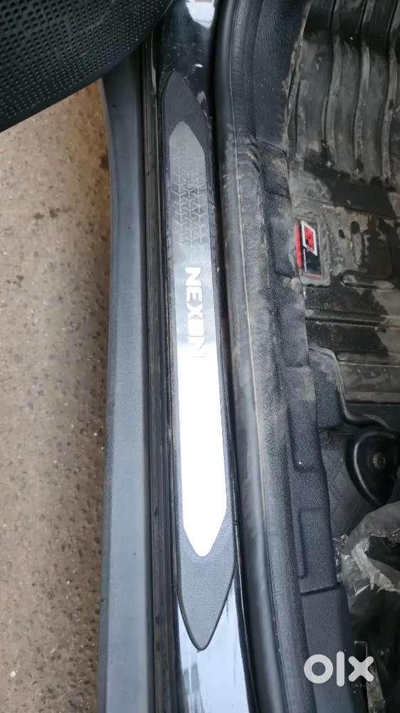 Tata Nexon Creative Plus Dca Dark Edition