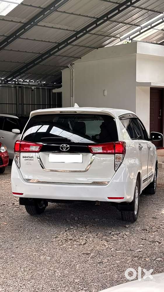 Toyota Innova Crysta 2.4 G Plus Mt 7 Str, 2023, Diesel