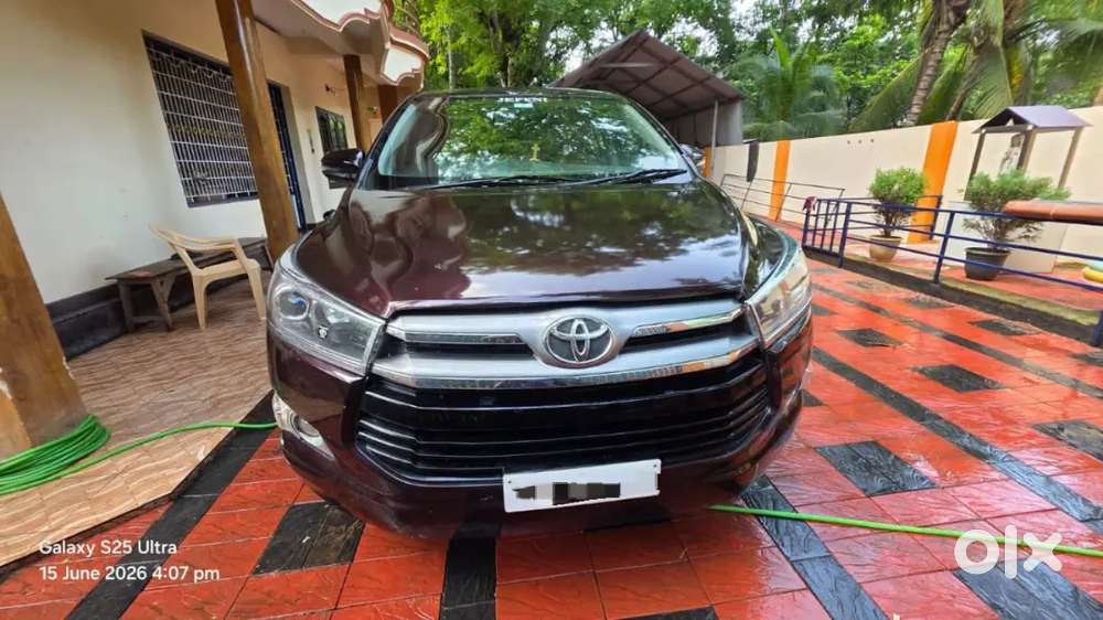 Toyota Innova Crysta 2017 December 21 Model, Diesel 110000 Km Driven