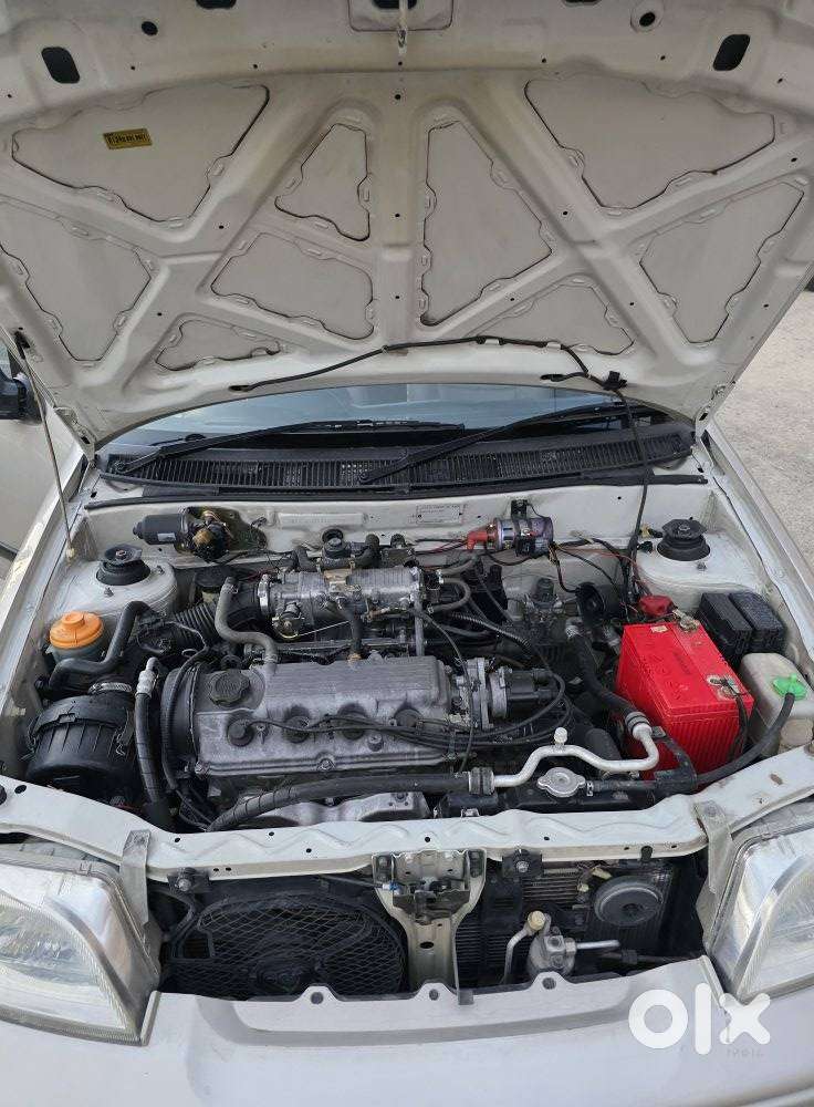 Maruti Suzuki Esteem Lxi - Bsiii, 2005, Petrol