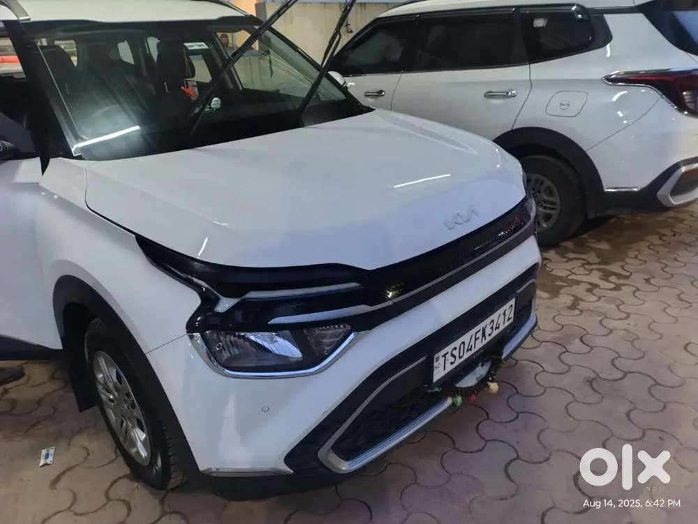 Kia Carens 2023 Petrol 30000 Km Driven