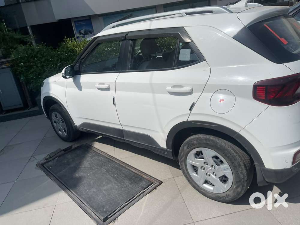 Hyundai Venue Petrol 2022 Model