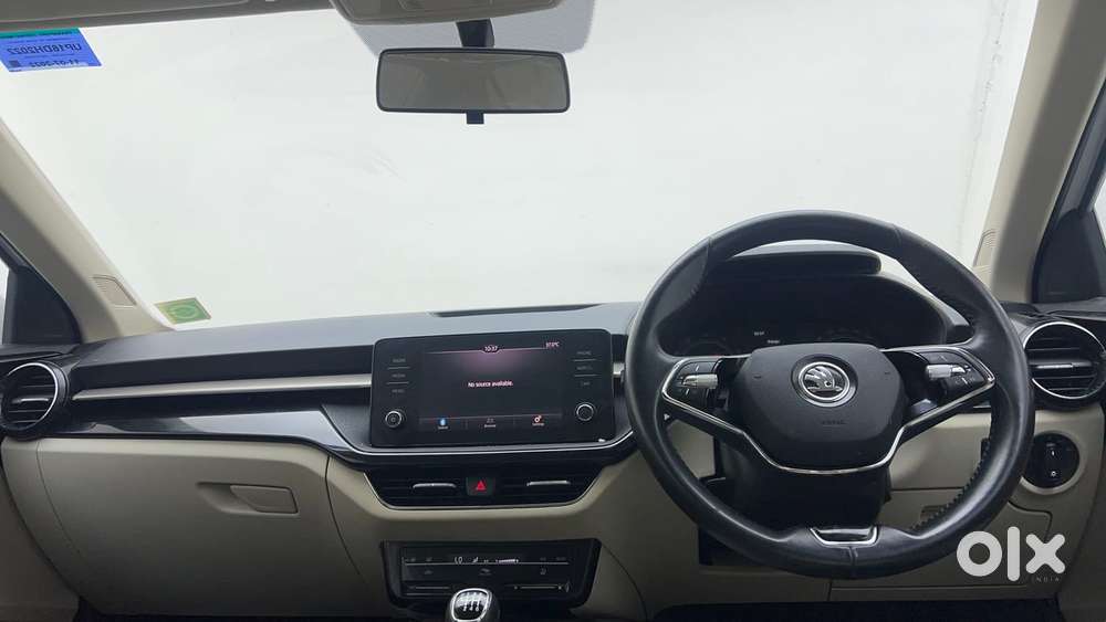 Skoda Slavia Ambition 1.0l Tsi Mt, 2022, Petrol
