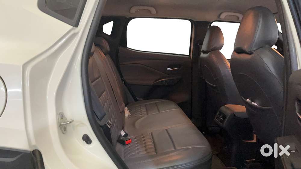 Nissan Magnite Kuro Edition Petrol Amt, 2025, Petrol