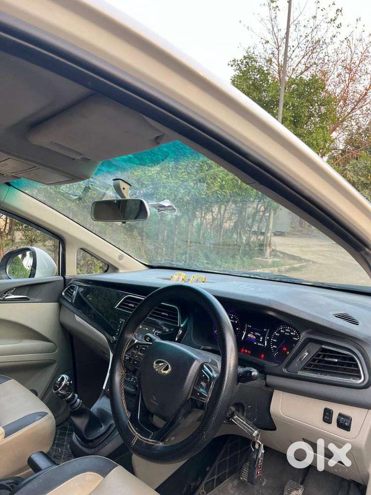 Mahindra Marazzo M6, 2019, Diesel