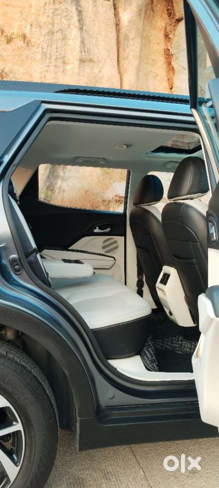 Mahindra Xuv 3xo Ax5l 1.2 Petrol At, 2024, Petrol