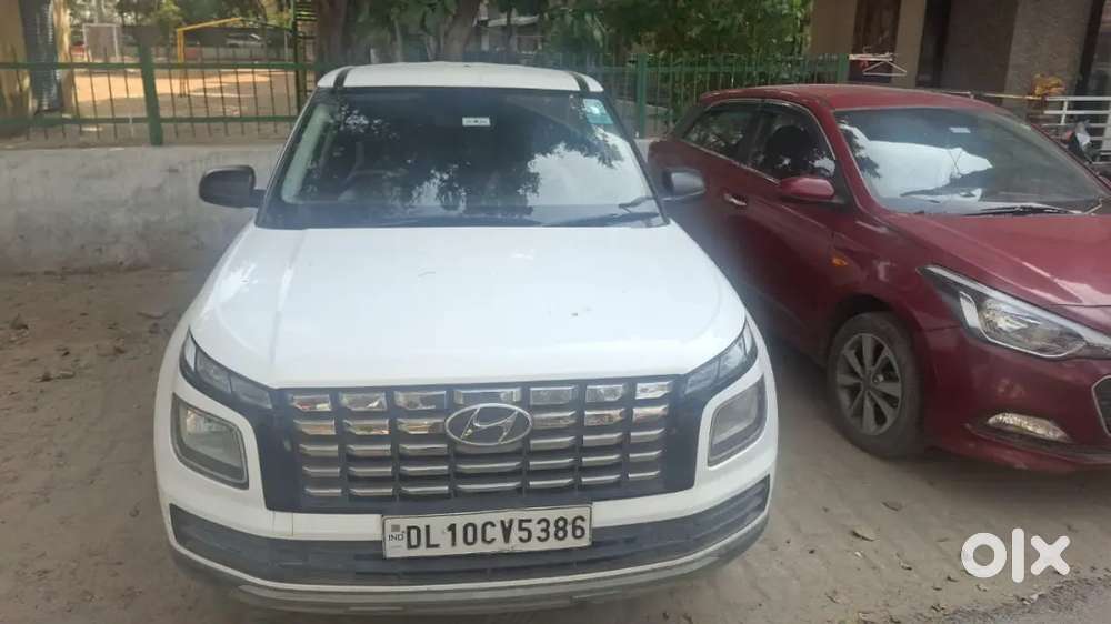 Hyundai Venue 2023 Petrol 24000 Km Driven