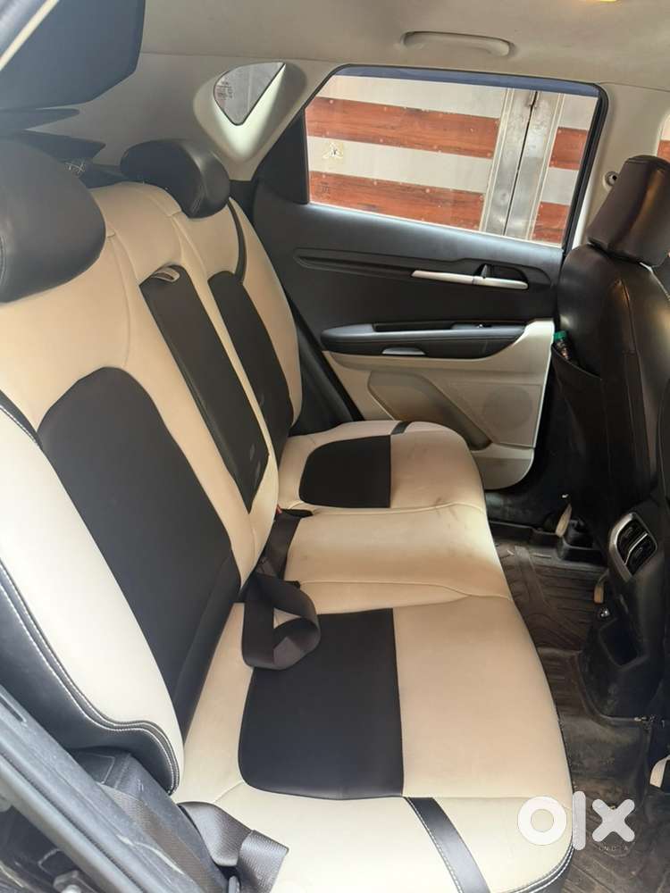 Kia Sonet Petrol 2021
