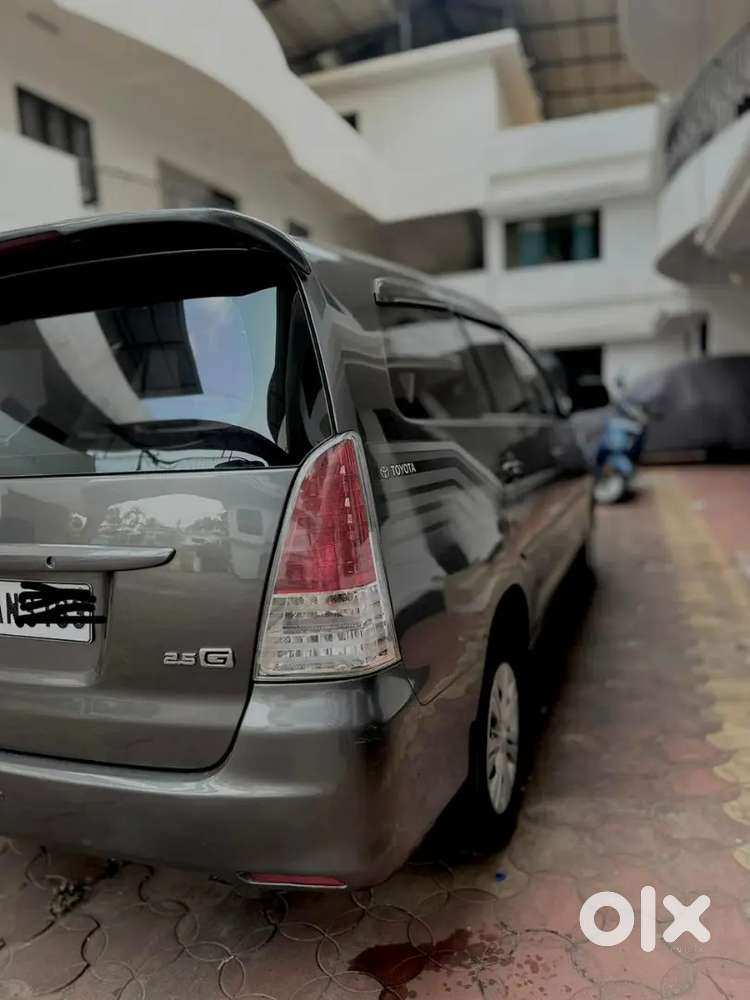 Toyota Innova 2010