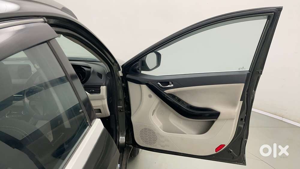 Tata Nexon 1.2 Revotron Xz Plus (s), 2020, Petrol