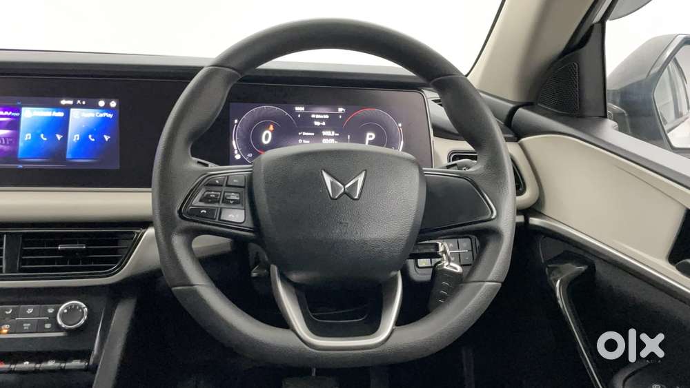 Mahindra Xuv700 2.2 Ax 5 Diesel At 7 Str, 2023, Diesel