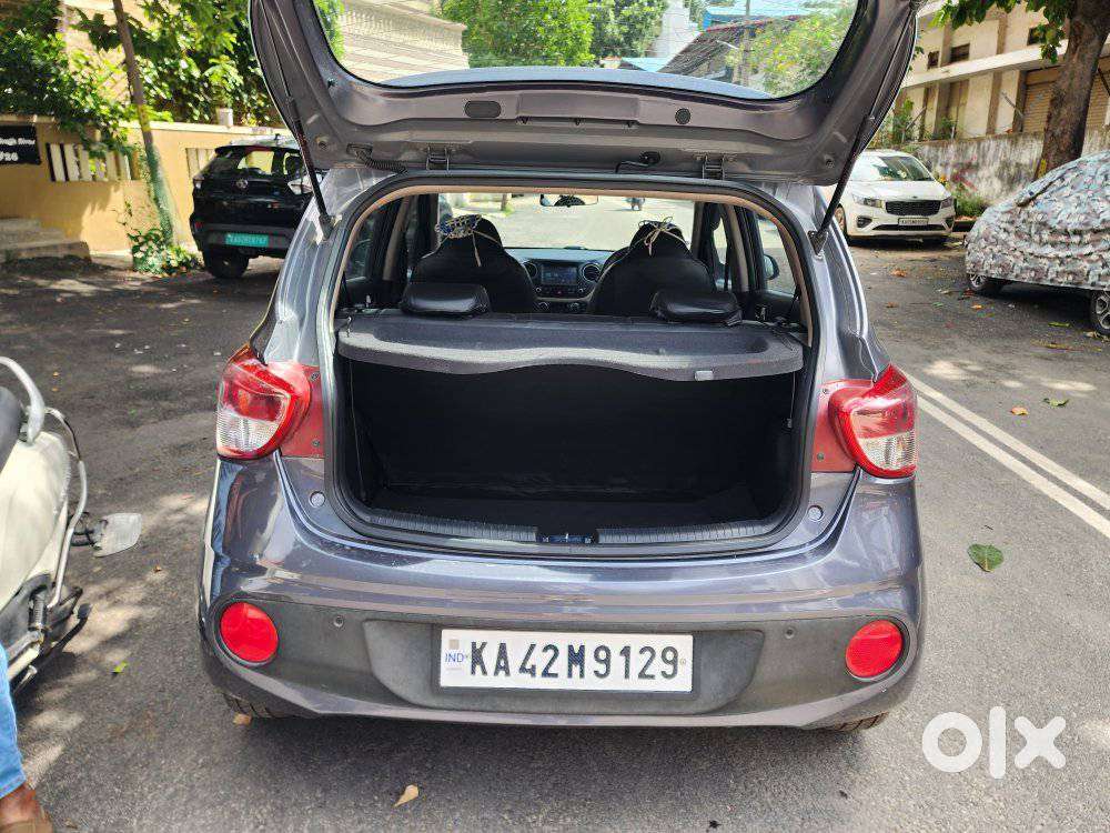 Hyundai Grand I10 Asta Option, 2017, Petrol