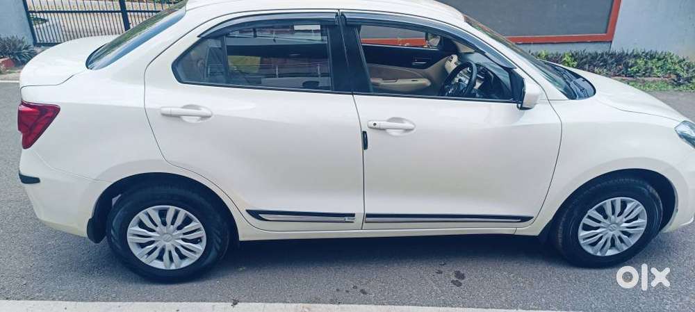 Maruti Suzuki Swift Dzire Vxi Optional, 2020, Petrol