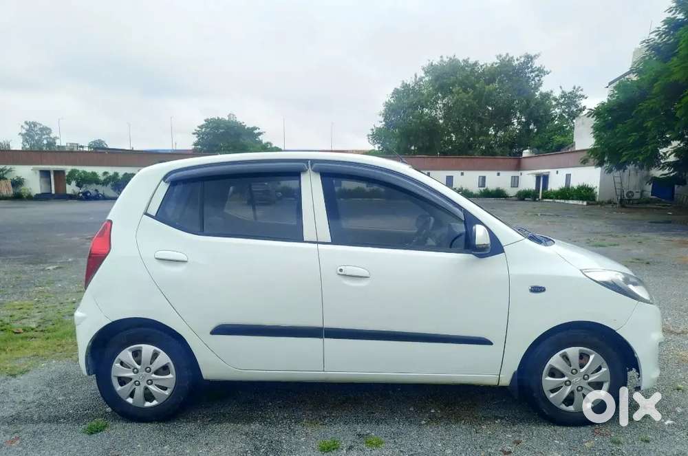 Hyundai I10 2012 First Owner Mint Condition With Back Camera
